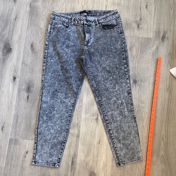 1822 Denim Charcoal Skinny Jeans - Picture 6 of 9